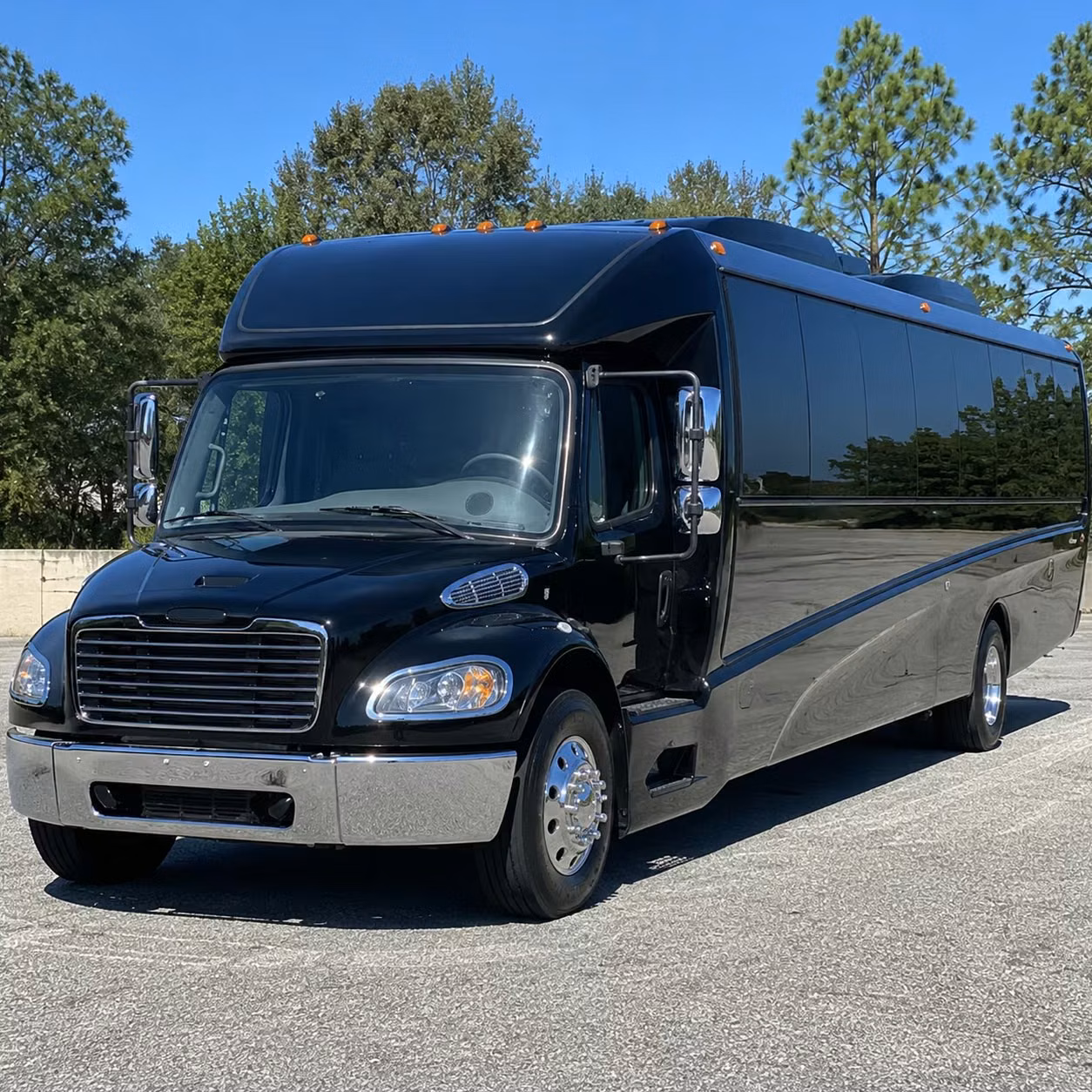 lancaster 30 passenger minibus rental